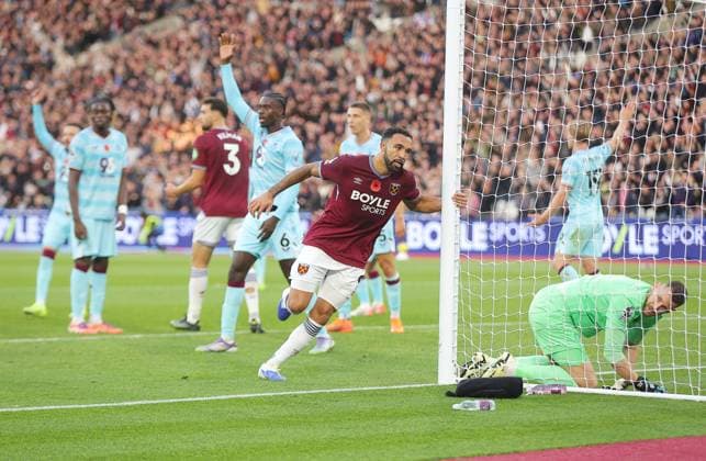 West Ham United v Burnley, English Premier League, The London Stadium, London, UK - 08 11 2025 Callum Wilson of West Ham United celebrates scoring their first goal in the Premier League home game against Burnley London The London Stadium London GBR, UK NEWSPAPERS OUT Copyright: xMarkxGreenwoodx