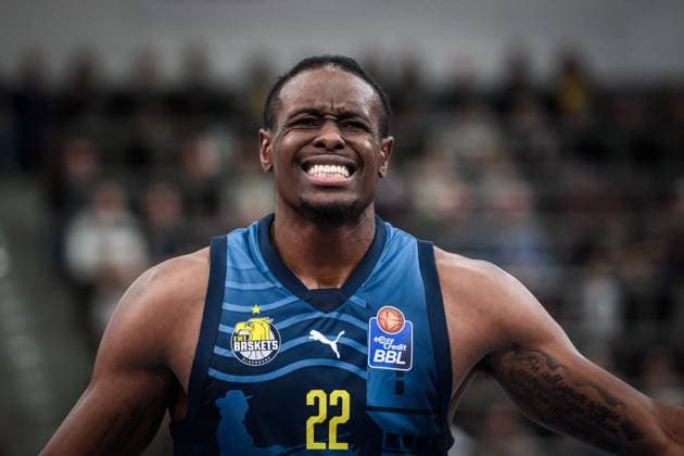 Eral Penn EWE Baskets Oldenburg, 22 visibly unhappy after his throw GER, MHP Riesen Ludwigsburg EWE Baskets Oldenburg, easycredit BBL, Basketball, Bundesliga, Matchday 7, Season 2025 2026, 08 11 2025 GER, MHP Riesen Ludwigsburg EWE Baskets Oldenburg, easycredit BBL, Basketball, Bundesliga, Matchday 7, Season 2025 2026, 08 11 2025 Ludwigsburg Copyright: xSandyxDinkelackerx EP_SDR