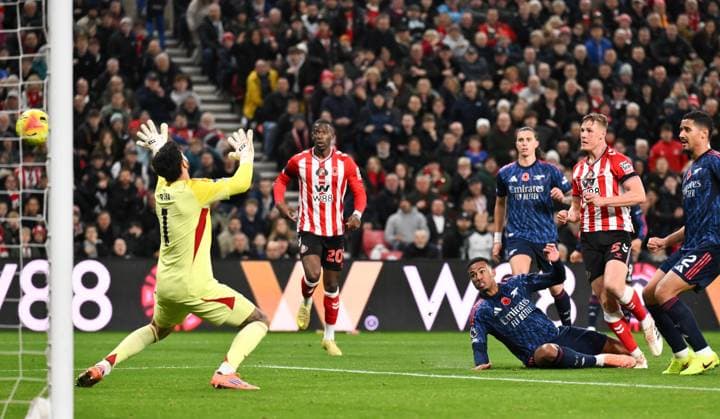 Dan Ballard of Sunderland scores their first goal Sunderland v Arsenal, Premier League, Football, Stadium of Light, Sunderland, UK - 08 Nov 2025Sunderland Stadium of Light United Kingdom EDITORIAL USE ONLY No use with unauthorised audio, video, data, fixture lists, club league logos or live services. Online in-match use limited to 120 images, no video emulation. No use in betting, games or single club league player publications. Copyright: xRichardxLee Shutterstockx 15702163ag