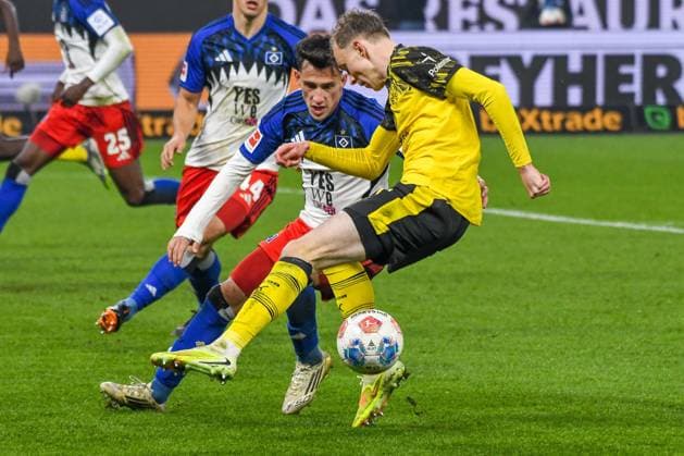 Capaldo Nicolás HSV 14 Maximilian Beier BVB Germany , Hamburg , Volksparkstadion , Football , 1 Bundesliga , Hamburger SV Borussia Dortmund