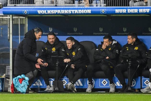 Niko Kovac coach with co-coach Robert Kovac Stephen Rands Filip Tapalovic Sebastian Kehl sports director BVB on the bench Germany , Hamburg , Volksparkstadion , Football , 1 Bundesliga , Hamburger SV Borussia Dortmund