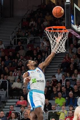 Bamberg, Germany 08 November 2025 1 BBL 2025 2026 BMA365 Bamberg Baskets vs Skyliners Frankfurt In the picture single image William Christmas Frankfurt moves alone to the basket Brose Arena Bayern Copyright: xFotostandx xSchmittx