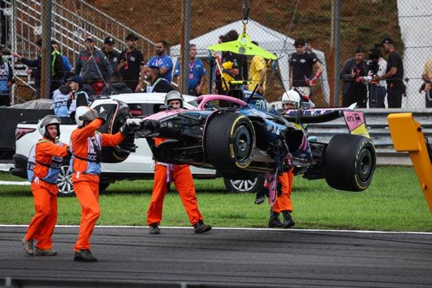 F1 - SAO PAULO GRAND PRIX 2025 43 COLAPINTO Franco (arg), Alpine F1 Team A525, marshall, commissaire de piste, marshal, marshalls, marshals crash, accident, during the 2025 Formula 1 Grande Premio de Sao Paulo, 2025 Sao Paulo Grand Prix, 21th round of the 2025 FIA Formula One World Championship, WM, Weltmeisterschaft from November 7 to 9, 2025 on the Interlagos, in Sao Paulo, Brazil - Sao PauloBrazil Copyright: xANTONINxVINCENTx