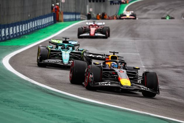 F1 - SAO PAULO GRAND PRIX 2025 01 VERSTAPPEN Max (nld), Red Bull Racing RB21, 18 STROLL Lance (can), Aston Martin F1 Team AMR25, action during the 2025 Formula 1 Grande Premio de Sao Paulo, 2025 Sao Paulo Grand Prix, 21th round of the 2025 FIA Formula One World Championship, WM, Weltmeisterschaft from November 7 to 9, 2025 on the Interlagos, in Sao Paulo, Brazil - Sao PauloBrazil Copyright: xFLORENTxGOODENx