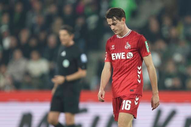 Jakub Kaminski (1. FC Koeln) ist enttaeuscht waehrend des spiels der Bundesliga zwischen Borussia Mönchengladbach und 1. FC Köln, Stadion im Borussia-Park am 08. November 2025 in Mönchengladbach, Deutschland. (Foto von Oliver Kaelke DeFodi Images) +++ Jakub Kaminski (1. FC Koeln) looks dejected during the Bundesliga match between Borussia Mönchengladbach and 1. FC Köln at Stadion im Borussia-Park on November 8, 2025 in Mönchengladbach, Germany. (Photo by Oliver Kaelke DeFodi Images) DFL regulations prohibit any use of photographs as image sequences and or quasi-video. (Photo by Oliver Kaelke DeFodi Images) Jakub Kaminski 1 FC Koeln is disappointed during the Bundesliga match between Borussia Mönchengladbach and 1 FC Köln, Stadion im Borussia Park on November 08, 2025 in Mönchengladbach, Germany Photo by Oliver Kaelke DeFodi Images Jakub Kaminski 1 FC Koeln looks dejected during the Bundesliga match between Borussia Mönchengladbach and 1 FC Köln at Stadion im Borussia Park on November 8, 2025 in Mönchengladbach, Germany Photo by Oliver Kaelke DeFodi Images DFL regulations prohibit any use of photographs as image sequences and or quasi video Photo by Oliver Kaelke DeFodi Images