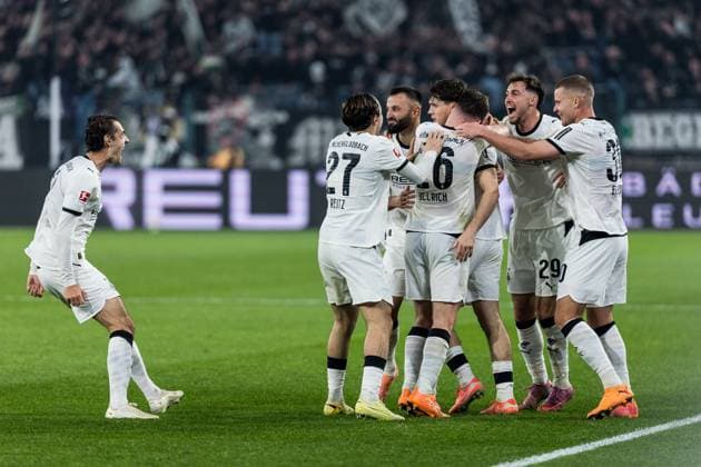 1 Soccer Bundesliga Borussia Mönchengladbach 1 FC Köln 08 11 2025 Cheering for 1 0 by Philipp Sander Borussia Mönchengladbach, 16 , Goal, Goal celebration 1 Soccer Bundesliga, Borussia Mönchengladbach 1 FC Köln, Mönchengladbach, BORUSSIA PARK on 08 11 2025 DFL REGULATIONS PROHIBIT ANY USE OF PHOTOGRAPHS AS IMAGE SEQUENCES AND OR QUASI VIDEO Copyright: xBEAUTIFULxSPORTS Wunderlx