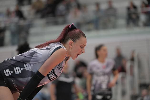 Isabel Kovacic 11 Schwarz Weiß Erfurt shows intense emotion Isabel Kovacic 11 Schwarz Weiß Erfurt in action Copyright: xSpeedshotx