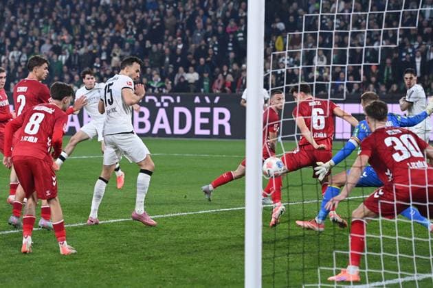 Philipp SANDER MG scores the goal for 1 0, Borussia Moenchengladbach MG 1 FC Koeln K Football 1 Bundesliga Season 2025 2026, 10 Spieltag, Spieltag10, matchday10, am 08 11 2025, Borussia Park in Moenchengladbach Germany DFL regulations prohibit any use of photographs as image sequences and or quasi video Â