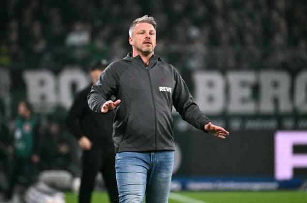 Football, Bundesliga, Germany, Men, Season 2025 2026, Matchday 10, Borussia Park Mönchengladbach, Bor Mönchengladbach 1 FC Köln Head Coach Lukas Kwasniok KOE Action, Single Image