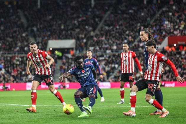 Premier League Sunderland v Arsenal Bukayo Saka of Arsenal takes a shot on goal during the Premier League match Sunderland vs Arsenal at Stadium Of Light, Sunderland, United Kingdom, 8th November 2025 (Photo by Alfie Cosgrove News Images) Sunderland Stadium Of Light Tyne and Wear United Kingdom Copyright: xAlfiexCosgrove NewsxImagesx