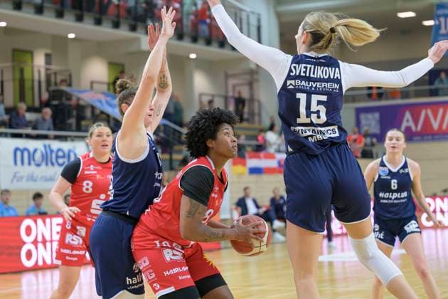Romy Baer Lions, 46 , Brianna Rollerson Osnabrueck, 18 , Sona Svetlikova Lions, 15 , Syntainics MBC vs GiroLive Panthers Osnabrueck, Basketball, Women, Bundesliga, Season 2025 26, 7 Matchday, 08 11 2025 Halle SWH Arena Sachsen Anhalt Germany