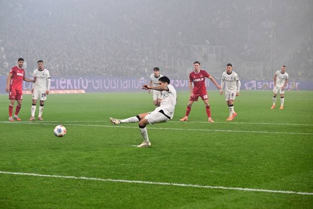 08 11 2025 Moenchengladbach Football, Men, Season 2025 2026, Borussia Moenchengladbach vs 1 FC Koeln Goal to 2 0 Kevin Diks Gladbach converts the penalty to 2 0 DFL regulations prohibit any use of photographs as image sequences and or quasi video Borussia Park NRW Germany