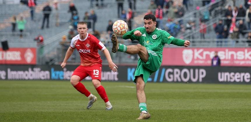 08 11 2025, xfsx, Men, Soccer, Season 2025 2026, Regionalliga Bayern, 17 Matchday FC Wuerzburger Kickers SpVgg Ansbach 09 v li Philipp Ochs FC Wuerzburger Kickers , Tarkan uecuencue SpVgg Ansbach 09 Wuerzburg AKON ARENA Bayern Germany