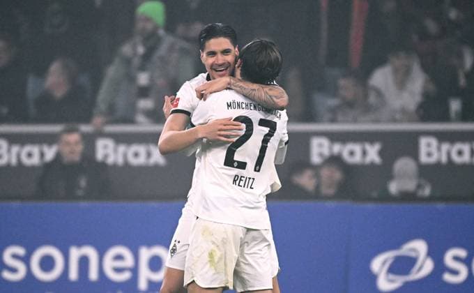 Football, Bundesliga, Germany, Men, Season 2025 2026, Matchday 10, Borussia Park Mönchengladbach, Bor Mönchengladbach 1 FC Köln Jubel Kevin Diks BMG after his goal to 2 0 by penalty kick Jubel, joy, action