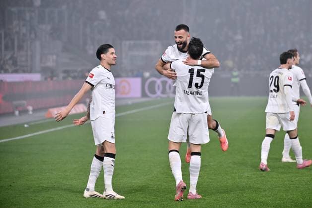 Jubel 3 0, v li , Kevin Diks Borussia Moenchengladbach , Franck Honorat Borussia Moenchengladbach , Haris Tabakovic Borussia Moenchengladbach 08 11 2025, Fußball 1 Bundesliga, Saison 2025 2026, 10 Spieltag, Borussia Mönchengladbach 1 FC Köln DFL regulations prohibit any use of photographs as image sequences and or quasi video Moenchengladbach Borussia Park Nordrhein Westfalen Germany Team2