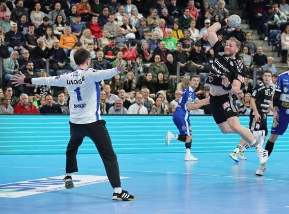 08 11 2025 Handball 1 Bundesliga DAIKIN HBL Season 2025 2026 11 Matchday HC Erlangen Metropolregion Nürnberg HCE ThSV Eisenach DaMa xdaxmax Mitja Spikic 1, ThSV Eisenach Maciej Gebala 77, HC Erlangen HCE