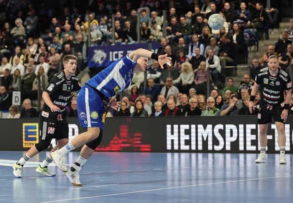 08 11 2025 Handball 1 Bundesliga DAIKIN HBL Season 2025 2026 11 Matchday HC Erlangen Metropolregion Nürnberg HCE ThSV Eisenach DaMa xdaxmax Oskar Joelsson 3, ThSV Eisenach