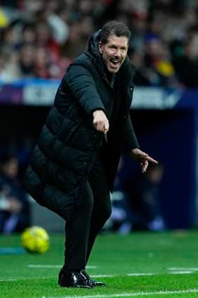 November 8, 2025, Madrid, Madrid, Spain: Diego Simeone, head coach of Atletico de Madrid, gestures during the Spanish League, LaLiga EA Sports, football match played between Atletico de Madrid and Levante UD at Riyadh Air Metropolitano on November 08, 2025 in Madrid, Spain. Madrid Spain - ZUMAa181 20251108_zaa_a181_233 Copyright: xOscarxJ.xBarrosox
