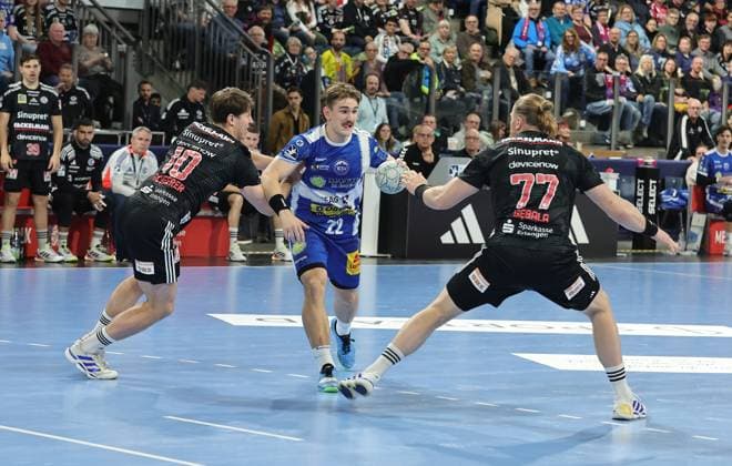 08 11 2025 Handball 1 Bundesliga DAIKIN HBL Season 2025 2026 11 Matchday HC Erlangen Metropolregion Nürnberg HCE ThSV Eisenach DaMa xdaxmax Florian Scheerer 10, HC Erlangen HCE Felix Aellen 22, ThSV Eisenach Maciej Gebala 77, HC Erlangen HCE