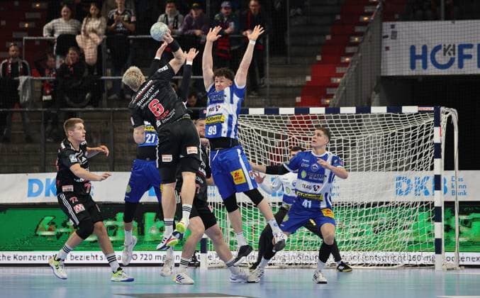 08 11 2025 Handball 1 Bundesliga DAIKIN HBL Season 2025 2026 11 Matchday HC Erlangen Metropolregion Nürnberg HCE ThSV Eisenach DaMa xdaxmax Marek Nissen 6, HC Erlangen HCE Tillman Leu 99, ThSV Eisenach