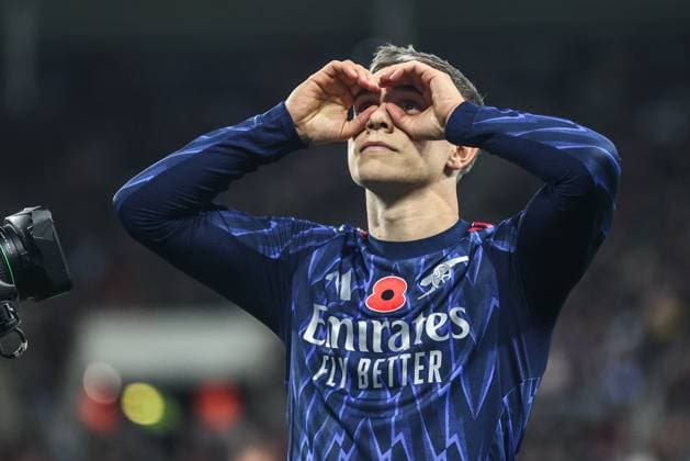 Premier League Sunderland v Arsenal Leandro Trossard of Arsenal celebrates his goal to make it 1-2 during the Premier League match Sunderland vs Arsenal at Stadium Of Light, Sunderland, United Kingdom, 8th November 2025 (Photo by Alfie Cosgrove News Images) Sunderland Stadium Of Light Tyne and Wear United Kingdom Copyright: xAlfiexCosgrove NewsxImagesx