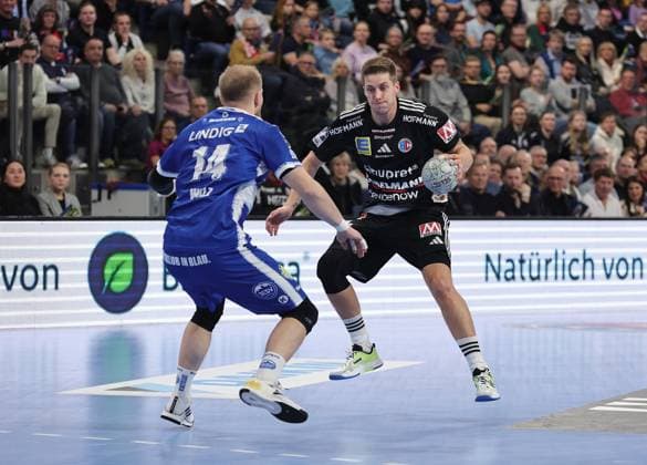 08 11 2025 Handball 1 Bundesliga DAIKIN HBL Season 2025 2026 11 Matchday HC Erlangen Metropolregion Nürnberg HCE ThSV Eisenach DaMa xdaxmax Peter Walz 14, ThSV Eisenach Viggo Kristjansson 73, HC Erlangen HCE