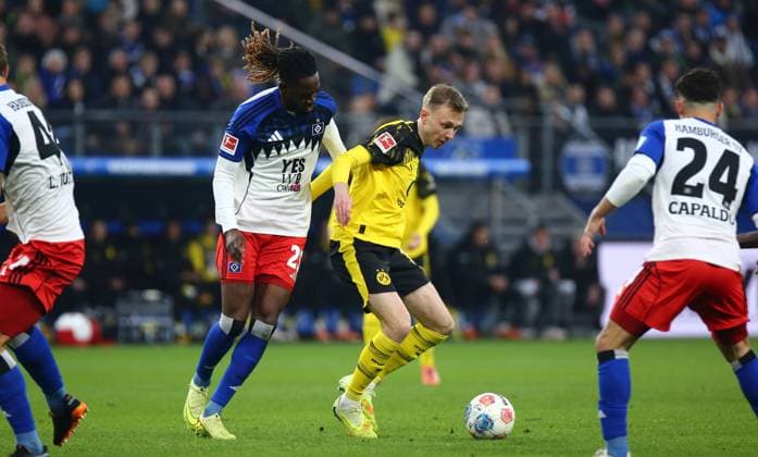 08 11 2025, xcex, GER, Hamburg, Volksparkstadion, Football, 1 Bundesliga, Season 2025 2026, Matchday 10, HSV, BVB, Wir gegen Krebs, yeswecancer, yeswecan, Krebs Selbsthilfeorganisation, Hamburger SV Borussia Dortmund, Jordan Torunarigha HSV vs Maximilian Beier BVB DFL regulations prohibit any use of photographs as image sequences and or quasi video