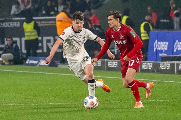 08 11 2025, Soccer 1 Bundesliga, Season 2025 2026, Matchday 10, Borussia Moenchengladbach 1 FC Koeln at Borussia Park in Moenchengladbach duel between Lukas Ullrich Borussia Moenchengladbach, 26 and Alession Castro Montes 1 FC Koeln, 17 Important note In accordance with the regulations of the DFL German Football League and the DFB German Football Association, it is prohibited to utilize or have utilized photographs taken in the stadium or of the match in the form of sequential images or video-like photo series Foto Kirchner Media Thomas Haesler Copyright: xKirchner-Media ThomasxHaeslerx