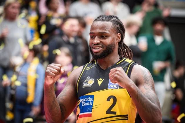 Tray Buchanan MHP RIESEN Ludwigsburg, 02 joy, jubilation after home win GER, MHP Riesen Ludwigsburg EWE Baskets Oldenburg, easycredit BBL, Basketball, Bundesliga, Matchday 7, Season 2025 2026, 08 11 2025 GER, MHP Riesen Ludwigsburg EWE Baskets Oldenburg, easycredit BBL, Basketball, Bundesliga, Matchday 7, Season 2025 2026, 08 11 2025 Ludwigsburg Copyright: xSandyxDinkelackerx EP_SDR