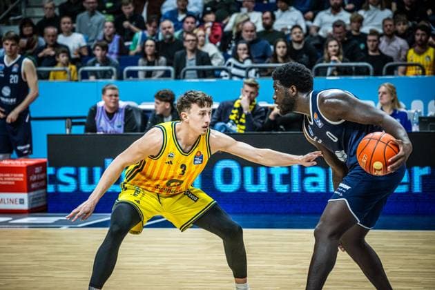Basketball Berlin 08 11 2025 Season 2025 2026 EasyCredit BBL 1 Bundesliga Men, Men Alba Berlin SYNTAINICS MBC Weißenfels Alex O Connell Alba Berlin, No 03 Khyri Thomas MBC, No 03