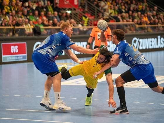 Pouya Norouzi VfL Eintracht Hagen, 07 forces his way through the defense VfL Eintracht Hagen vs TV Grosswallstadt, Handball, 2 Bundesliga, Matchday 10, Season 2025 2026, 08 11 2025 VfL Eintracht Hagen vs TV Grosswallstadt, Handball, 2 Bundesliga, Matchday 10, Season 2025 2026, 08 11 2025 Hagen Copyright: xEibner-Pressefoto DamianxKruczynx EP_DKI