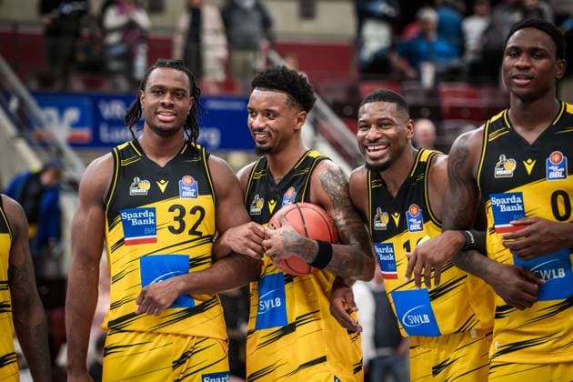 Keeshawn Kellman MHP RIESEN Ludwigsburg, 32 , Elijah Hughes MHP RIESEN Ludwigsburg, 07 , Yorman Polas Bartolo MHP RIESEN Ludwigsburg, 13 , Babacar Sane MHP RIESEN Ludwigsburg, 00 Joy, jubilation for the MHP Riesen team after home win GER, MHP Riesen Ludwigsburg EWE Baskets Oldenburg, easycredit BBL, Basketball, Bundesliga, Matchday 7, Season 2025 2026, 08 11 2025 GER, MHP Riesen Ludwigsburg EWE Baskets Oldenburg, easycredit BBL, Basketball, Bundesliga, Matchday 7, Season 2025 2026, 08 11 2025 Ludwigsburg Copyright: xSandyxDinkelackerx EP_SDR