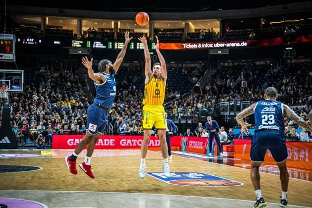 Basketball Berlin 08 11 2025 Season 2025 2026 EasyCredit BBL 1 Bundesliga Men, Men Alba Berlin SYNTAINICS MBC Weißenfels Moses Wood Alba Berlin, No 11