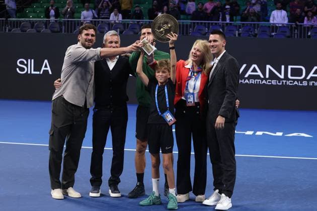 Novak Djokovic vs Yannick Hanfmann - ATP, Tennis Herren 250 tournament ATHENS, GREECE - NOVEMBER 8: Novak Djokovic of Serbia celebrates with the trophy after defeating Lorenzo Musetti of Italy in the Hellenic Championship ATP 250 final tennis match at OAKA Olympic Athletic Center in Athens, Greece, on November 8, 2025. Costas Baltas Anadolu Athens Greece. Editorial use only. Please get in touch for any other usage.  Copyright: x2025xAnadoluxCostasxBaltasx