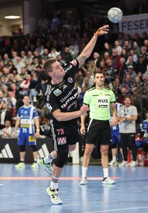 08 11 2025 Handball 1 Bundesliga DAIKIN HBL Season 2025 2026 11 Matchday HC Erlangen Metropolregion Nürnberg HCE ThSV Eisenach DaMa xdaxmax Viggo Kristjansson 73, HC Erlangen HCE