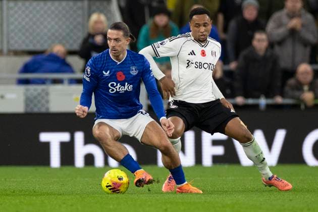 Everton v Fulham - Premier League Everton FC 18 Jack Grealish is in possession of the ball during the Premier League match between Everton and Fulham at Hill Dickinson Stadium in Liverpool, England, on November 8, 2025. Liverpool Merseyside United Kingdom  Copyright: xMIxNewsx originalFilename:fletcher-evertonv251108_npoSJ.jpg