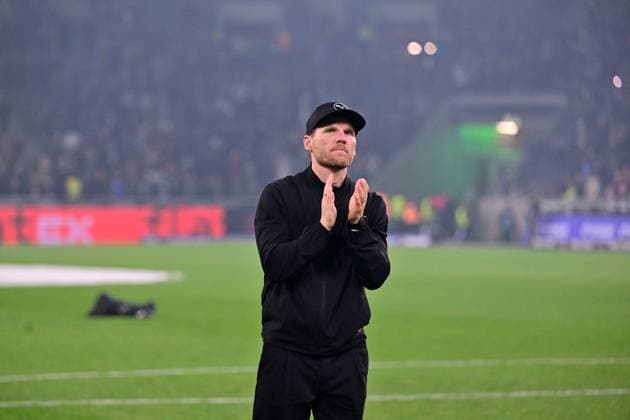 08 11 2025 Moenchengladbach Football, Men, Season 2025 2026, Borussia Moenchengladbach vs 1 FC Koeln Eugen Polanski Interim coach Gladbach after the end of the match in the fan curve DFL regulations prohibit any use of photographs as image sequences and or quasi video Borussia Park NRW Germany