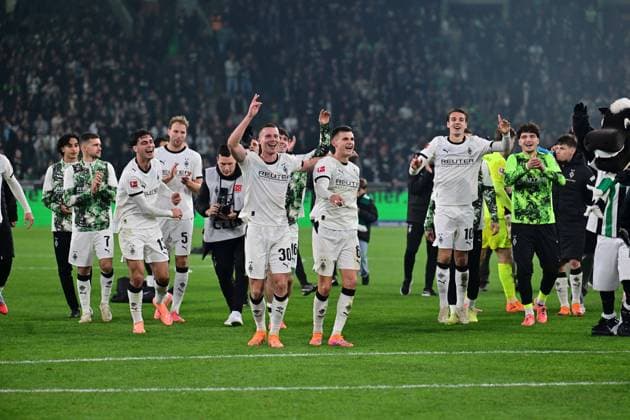 08 11 2025 Moenchengladbach Football, Men, Season 2025 2026, Borussia Moenchengladbach vs 1 FC Koeln Huge cheers after the end of the match at Gladbach DFL regulations prohibit any use of photographs as image sequences and or quasi video Borussia Park NRW Germany
