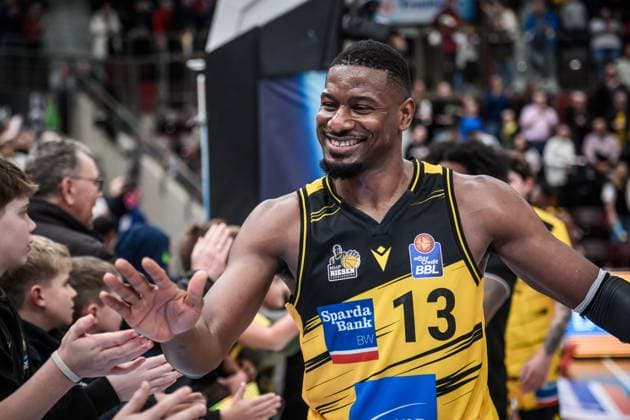 Yorman Polas Bartolo MHP RIESEN Ludwigsburg, 13 happy with fans GER, MHP Riesen Ludwigsburg EWE Baskets Oldenburg, easycredit BBL, Basketball, Bundesliga, Matchday 7, Season 2025 2026, 08 11 2025 GER, MHP Riesen Ludwigsburg EWE Baskets Oldenburg, easycredit BBL, Basketball, Bundesliga, Matchday 7, Season 2025 2026, 08 11 2025 Ludwigsburg Copyright: xSandyxDinkelackerx EP_SDR