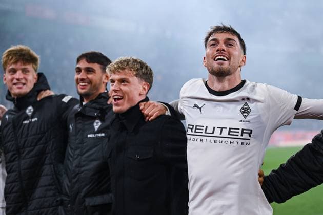 08 11 2025, Football, 1 Bundesliga, 11 Matchday Season 2025 2026, Borussia Mönchengladbach 1 FC Köln, Fabio Chiarodia Borussia Mönchengladbach , Robin Hack Borussia Mönchengladbach , Joe Scally Borussia Mönchengladbach xRHR PHOTO TKx Copyright: RHR-FOTOx RHR-FOTO TK