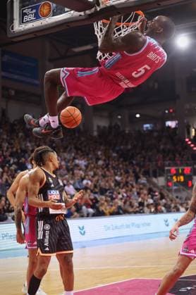 Dunking Tylan Birts Telekom Baskets Bonn vs ratiopharm Ulm 7 Speiltag Saison 2025 26
