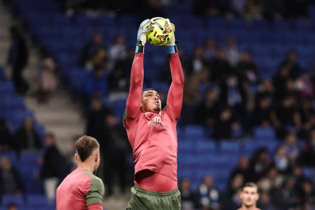 November 8, 2025, Cornella, Barcelona, SPAIN: Luiz Junior of Villarreal CF warms up during the Spanish league, La Liga EA Sports, football match played between RCD Espanyol and Villarreal CF at RCDE Stadium on November 08, 2025 in Cornella, Barcelona, Spain. Cornella SPAIN - ZUMAa181 20251108_zaa_a181_348 Copyright: xJavierxBorregox