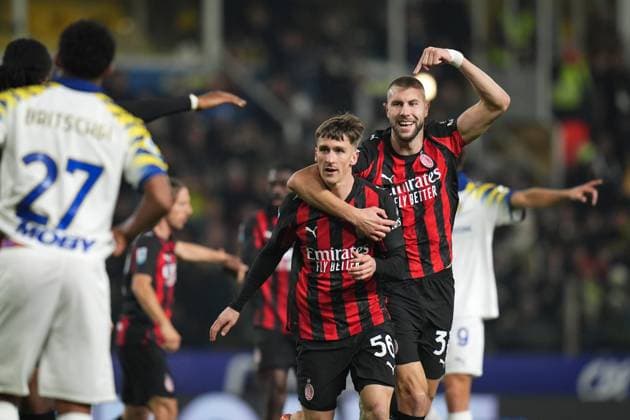 AC Milan s Alexis Saelemaekers celebrates after scoring the 0-1 goal for his team during the Serie A soccer match between Parma and Milan at Ennio Tardini Stadium in Parma, North Italy, Sunday, November 8, 2025. Soccer  Copyright: xMassimoxPaolone LaPressex