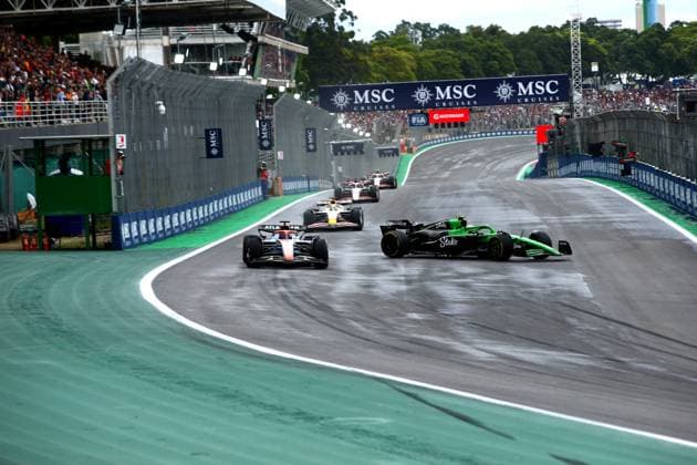 Formula 1 MSC Cruises Grande Premio de Sao Paulo 2025 08 11 2025, Autodromo Jose Carlos Pace, Interlagos, Formula 1 MSC Cruises Grande Premio de Sao Paulo 2025 , in the picture Serious accident of Gabriel Bortoleto BRA , Stake F1 Team Kick Sauber on the start finish straight, fortunately nothing happened to the driver nordphotoxGmbHx xBratic nph00250