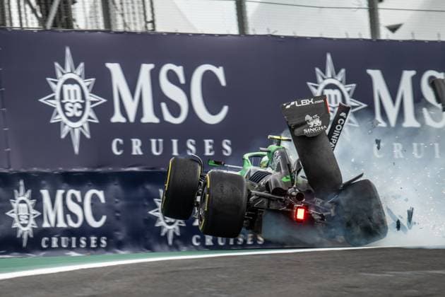 08.11.2025, Autodromo Jose Carlos Pace, Interlagos, Formula 1 MSC Cruises Grande Premio de Sao Paulo 2025 , im Bild Schwerer Unfall von Gabriel Bortoleto (BRA), Stake F1 Team Kick Sauber auf der Start-Zielgeraden, dem Fahrer ist zum Glück nichts passiert. (Photo by Hasan Bratic DeFodi Images) 08 11 2025, Autodromo Jose Carlos Pace, Interlagos, Formula 1 MSC Cruises Grande Premio de Sao Paulo 2025 , in the picture Serious accident of Gabriel Bortoleto BRA , Stake F1 Team Kick Sauber on the start straight, fortunately nothing happened to the driver Photo by Hasan Bratic DeFodi Images