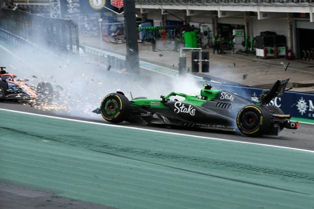 Formula 1 MSC Cruises Grande Premio de Sao Paulo 2025 08 11 2025, Autodromo Jose Carlos Pace, Interlagos, Formula 1 MSC Cruises Grande Premio de Sao Paulo 2025 , in the picture Serious accident of Gabriel Bortoleto BRA , Stake F1 Team Kick Sauber on the start finish straight, fortunately nothing happened to the driver nordphotoxGmbHx xBratic nph00250