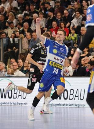 08 11 2025 Handball 1 Bundesliga DAIKIN HBL Season 2025 2026 11 Matchday HC Erlangen Metropolregion Nuremberg HCE ThSV Eisenach DaMa xdaxmax Vincent Büchner Buechner 74, ThSV Eisenach cheers rejoices joy clenches fist fists