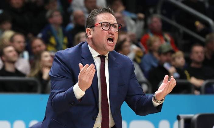 Coach Marco Ramondino berates upper body action Sport Basketball BBL Bundesliga Men 7 Matchday Season 2025 2026 08 11 2025 ALBA Berlin vs Syntainics MBC