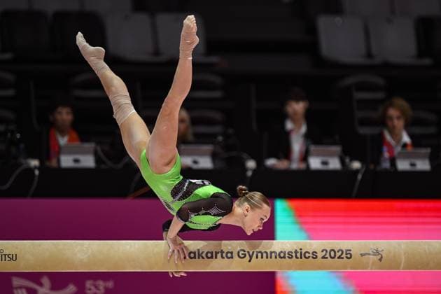 October 23, 2025, Jakarta, Indonesia: ANGELINA MELNIKOVA competes on the balance beam during the competition held at the Indonesia Arena in Jakarta, Indonesia. Jakarta Indonesia - ZUMAs146 20251023_fap_s146_171 Copyright: xAmyxSandersonx