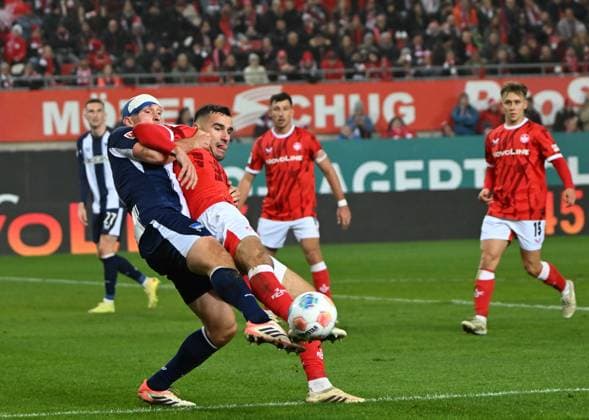 Soccer 2 Bundesliga Season 2025 26 1 FC Kaiserslautern 08 11 2025 Fritz Walter Stadion 1 FC Kaiserslautern fck Hertha BSC Berlin hertha 1 FC Kaiserslautern